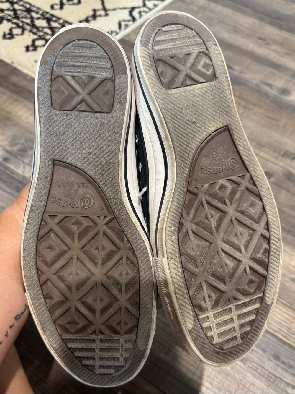 Converse women’s Black Canvas Low-Top Sneakers - Picture 2 of 3